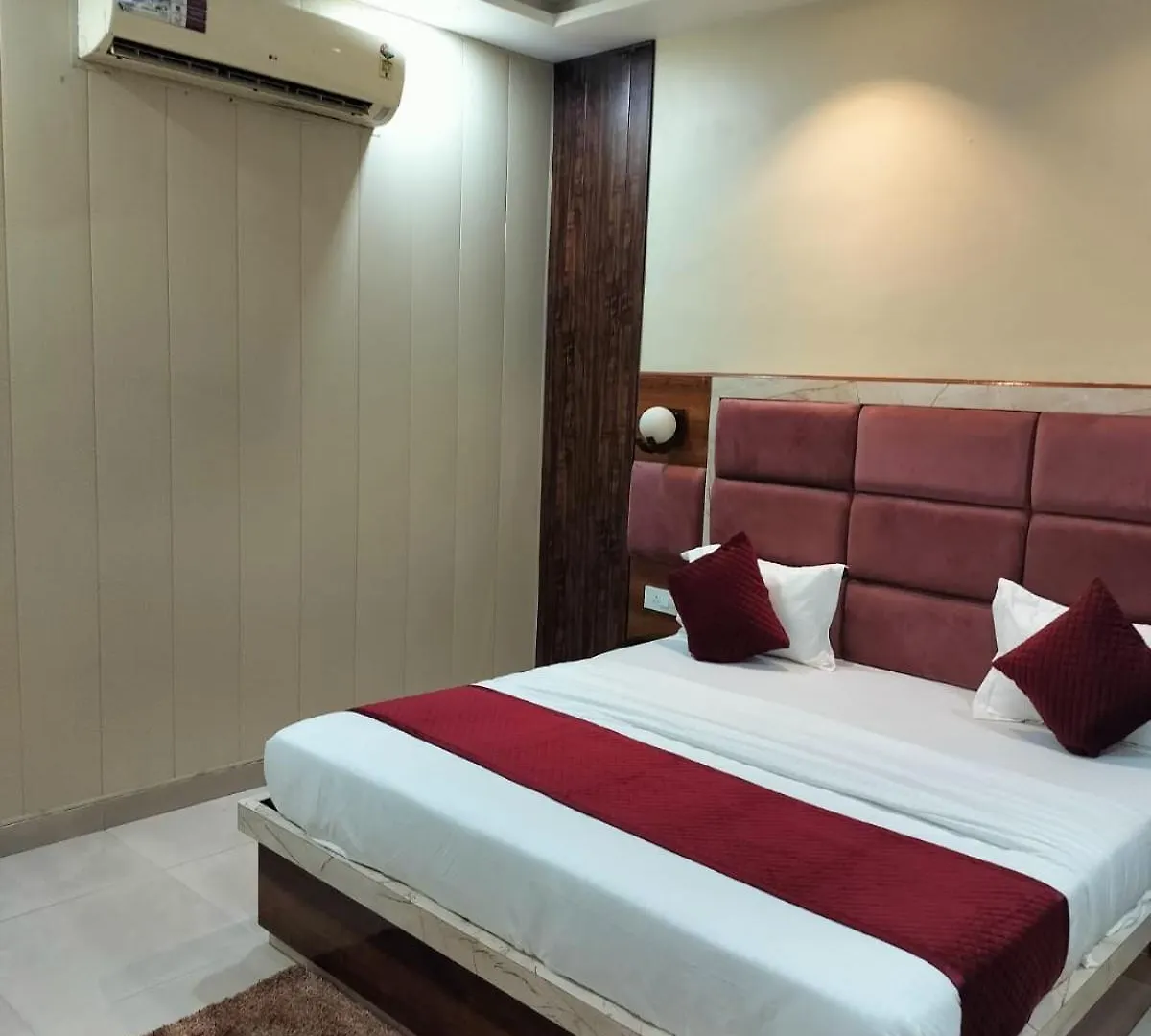 Apartamento The Five Dimension Agra  0*, Agra (Uttar Pradesh)