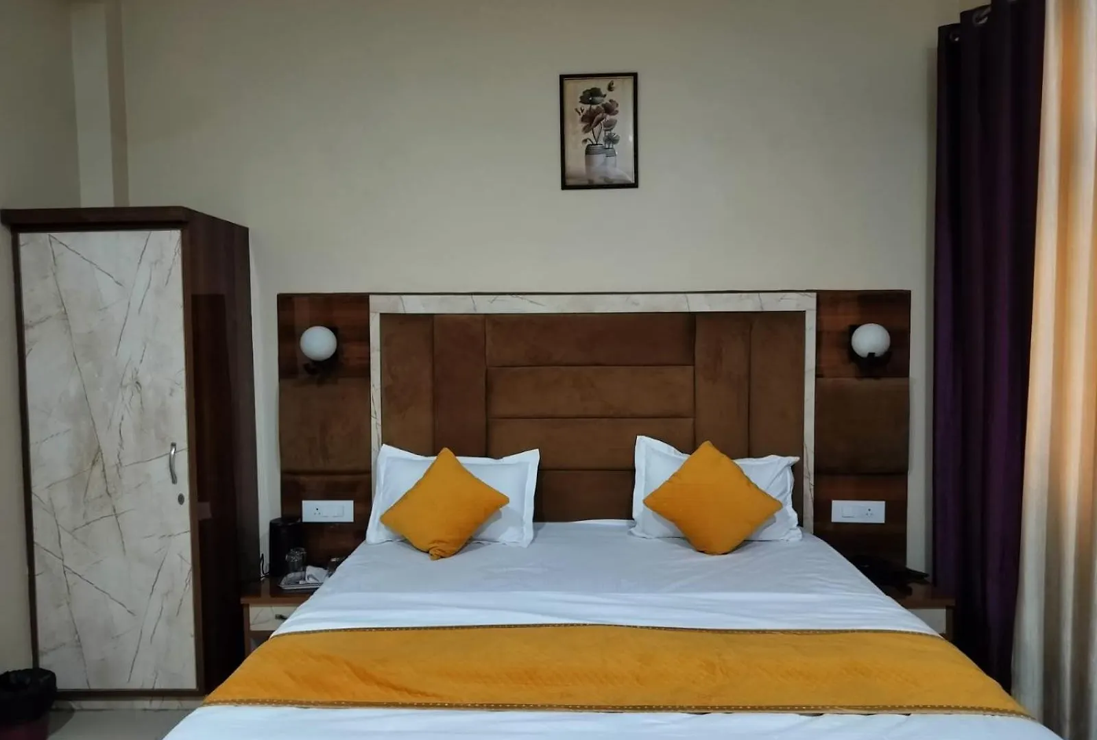 Apartamento The Five Dimension Agra  0*, Agra (Uttar Pradesh)