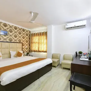 The First By Goyal Hotelie Agra (Uttar Pradesh)