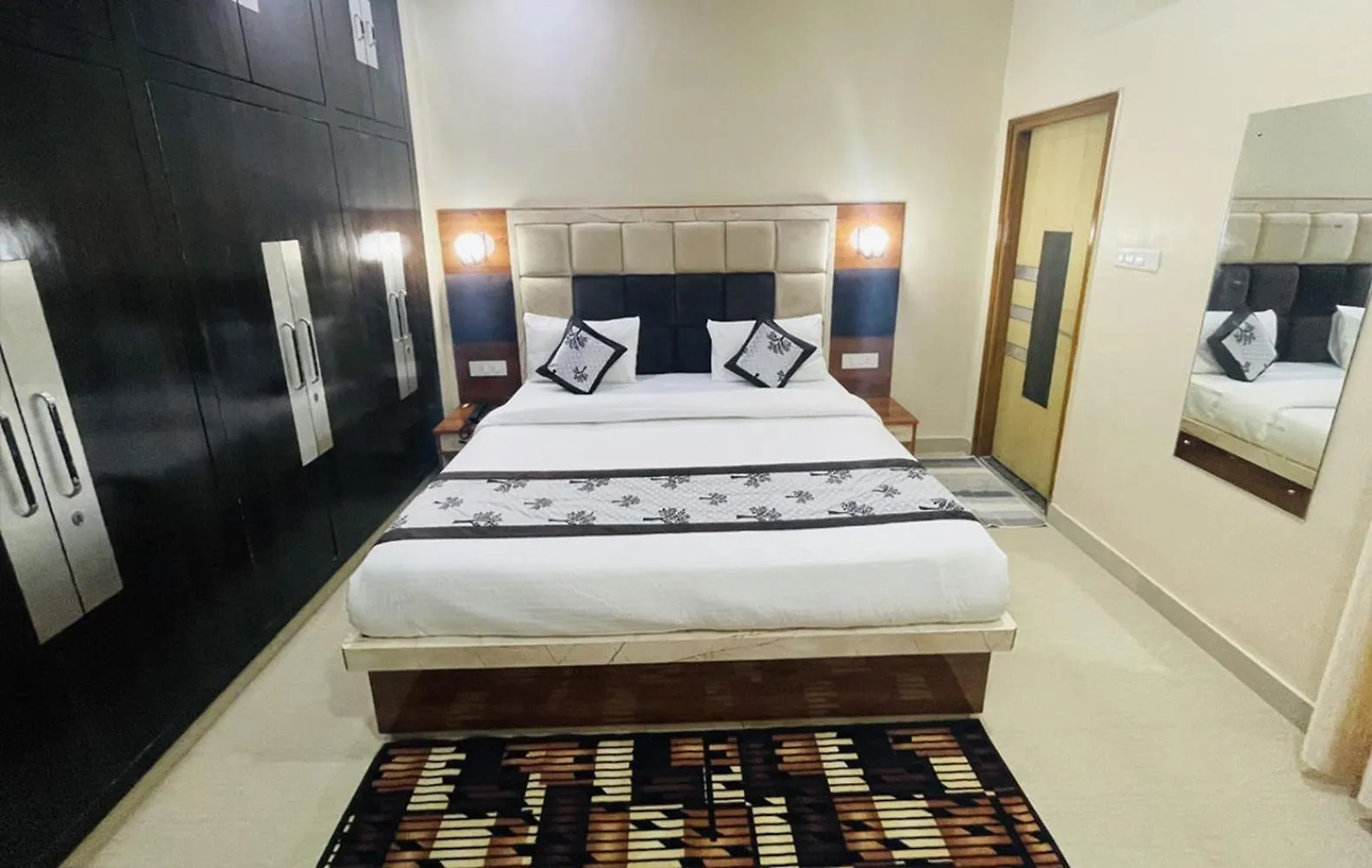 The Five Dimension Appartement Agra  India