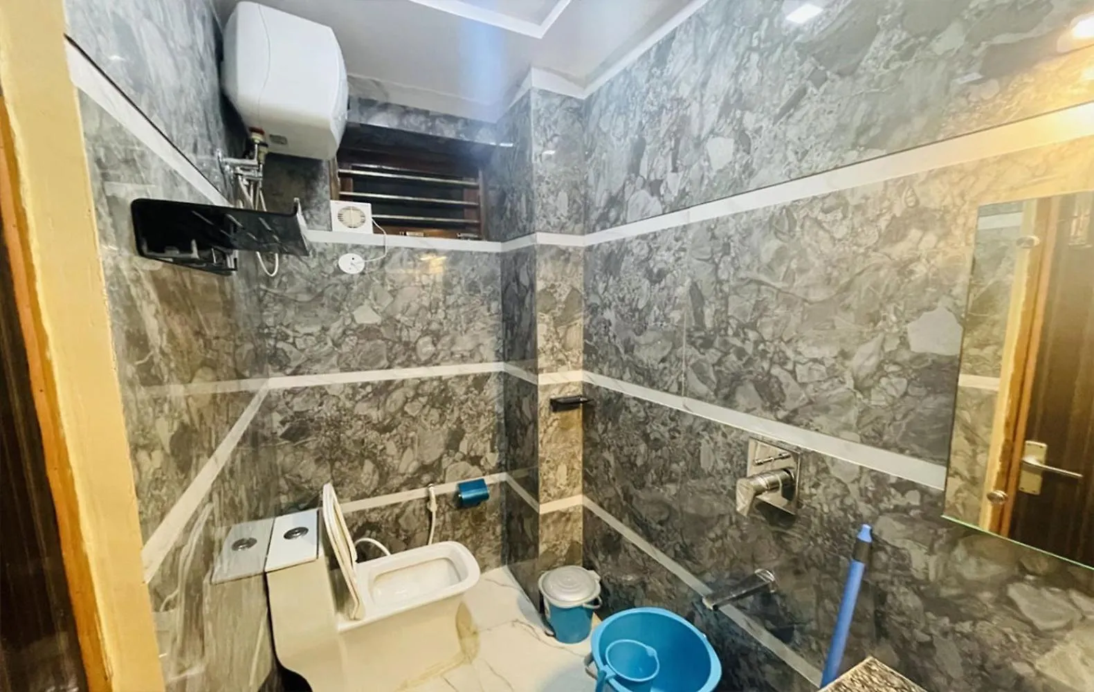 The Five Dimension Appartement Agra  Accommodatie bij particulieren
